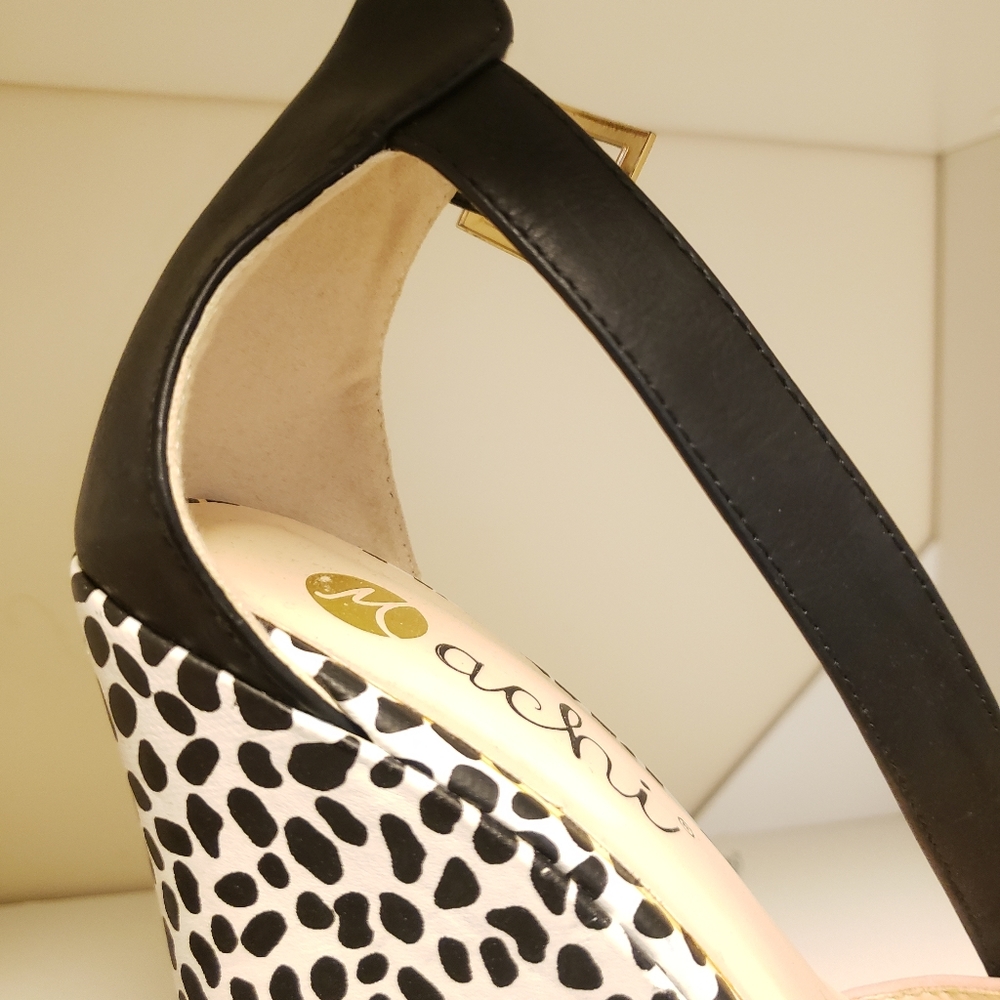 Shoes - Picture 4 of 9